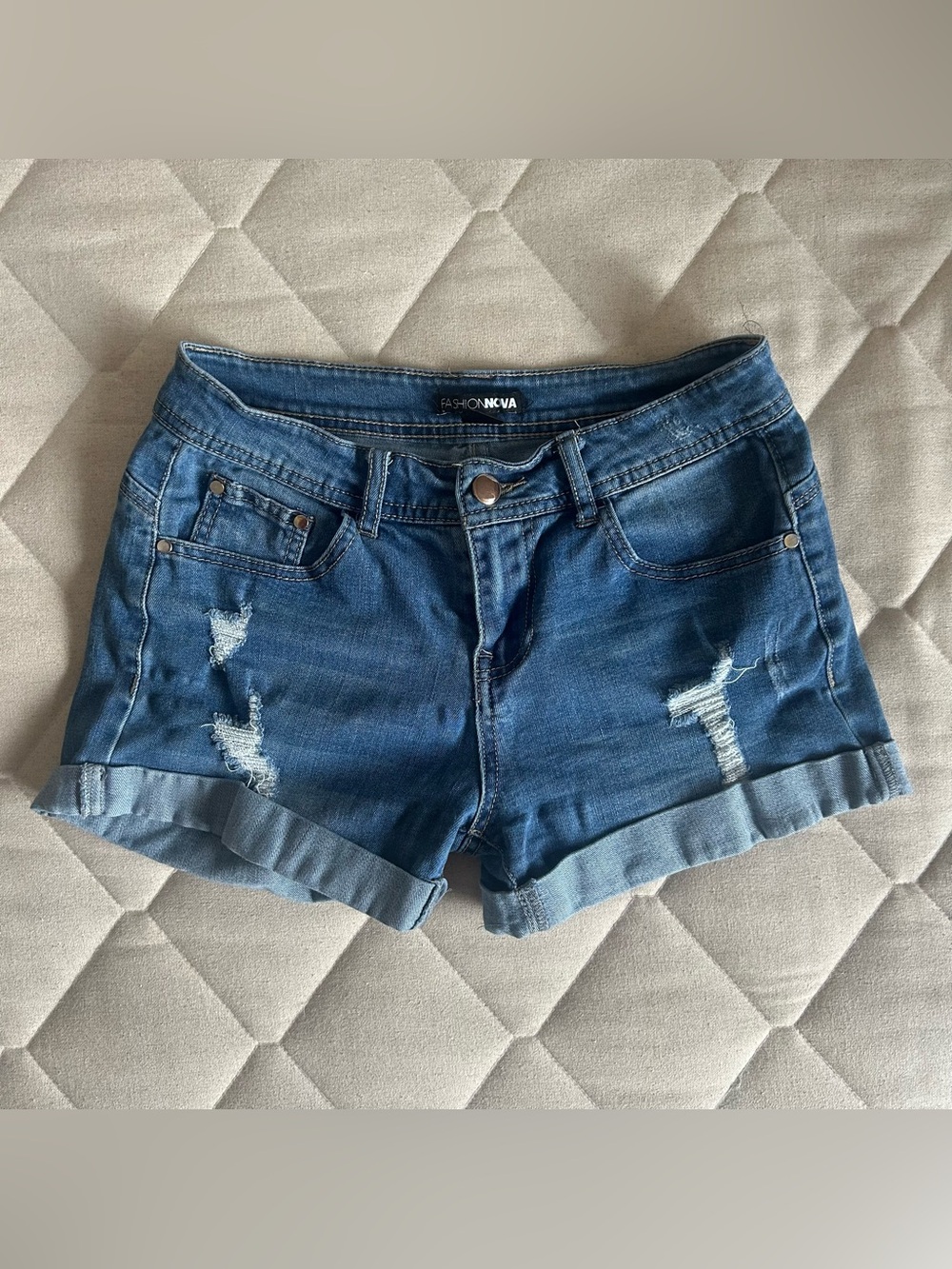 Fashion Nova Distressed Denim Shorts Size Small